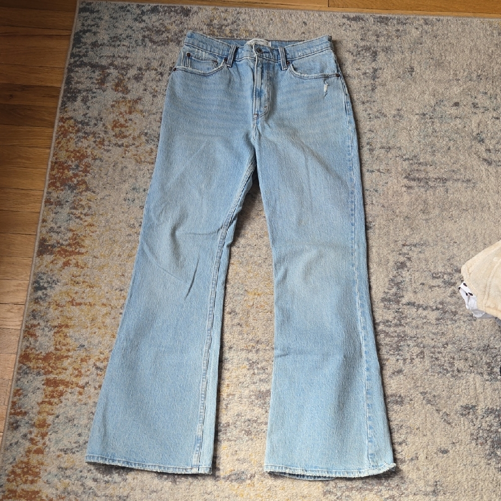 Abercrombie & Fitch Light Blue High Rise Vintage Flare Jeans | Size 6R / 28R